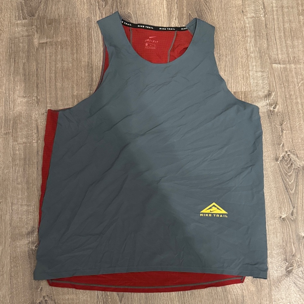 Nike Trail Men's Blue and Red Tank Top XL